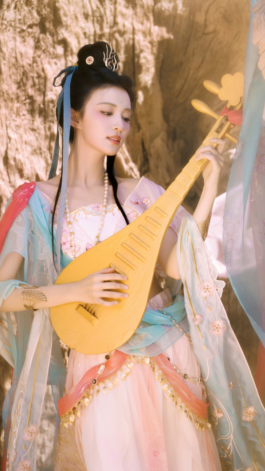 古风 琵琶 敦煌美女 王楚然 4K手机壁纸图片