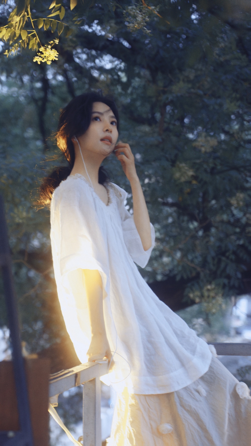 章若楠 白色裙子 唯美 4k美女手机壁纸竖屏