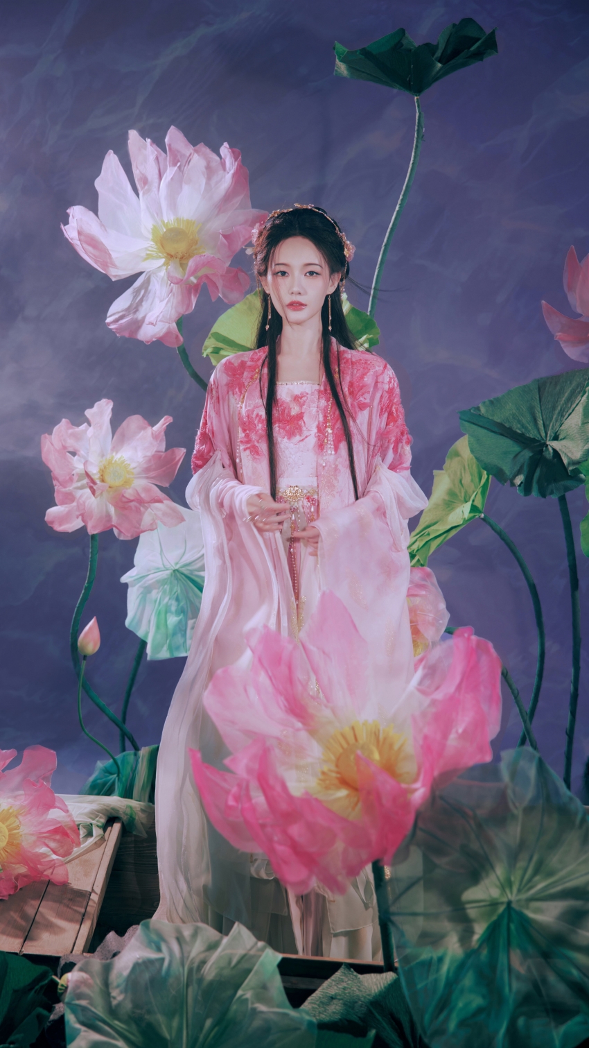 荷花 古风美女 李一桐4k手机壁纸竖屏