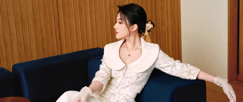 白色长裙优雅美女 刘亦菲 侧脸 3440x1440带鱼屏壁纸