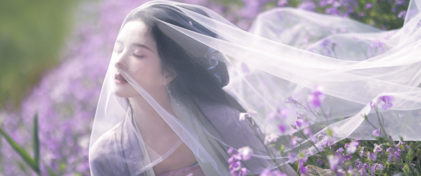 唯美美女 头纱 紫色鲜花  刘些宁 3440x1440带鱼屏壁纸