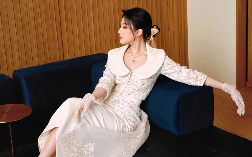 白色长裙优雅美女 侧脸 刘亦菲 4K壁纸 3840x2400