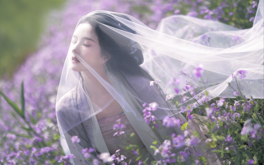 美女 头纱 紫色鲜花 唯美 刘些宁 4K壁纸 3840x2400