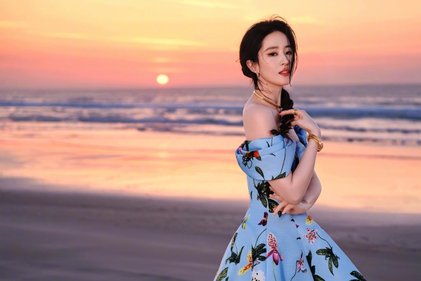 刘亦菲 阿布扎比 海边 海滩美女 4K壁纸 3840x2560